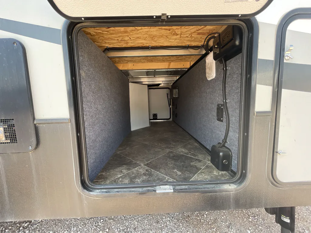 2014 Keystone Raptor 415, Photos photo 37