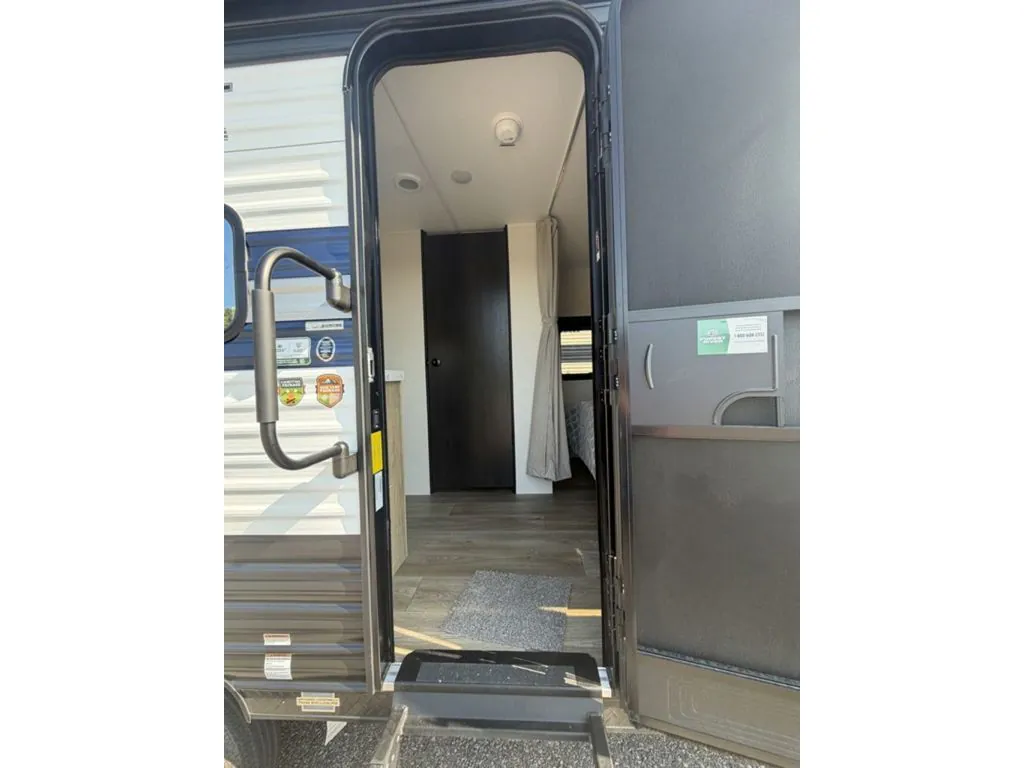 2027 Forest River Cherokee Grey Wolf 20RDSE, Photos photo 10