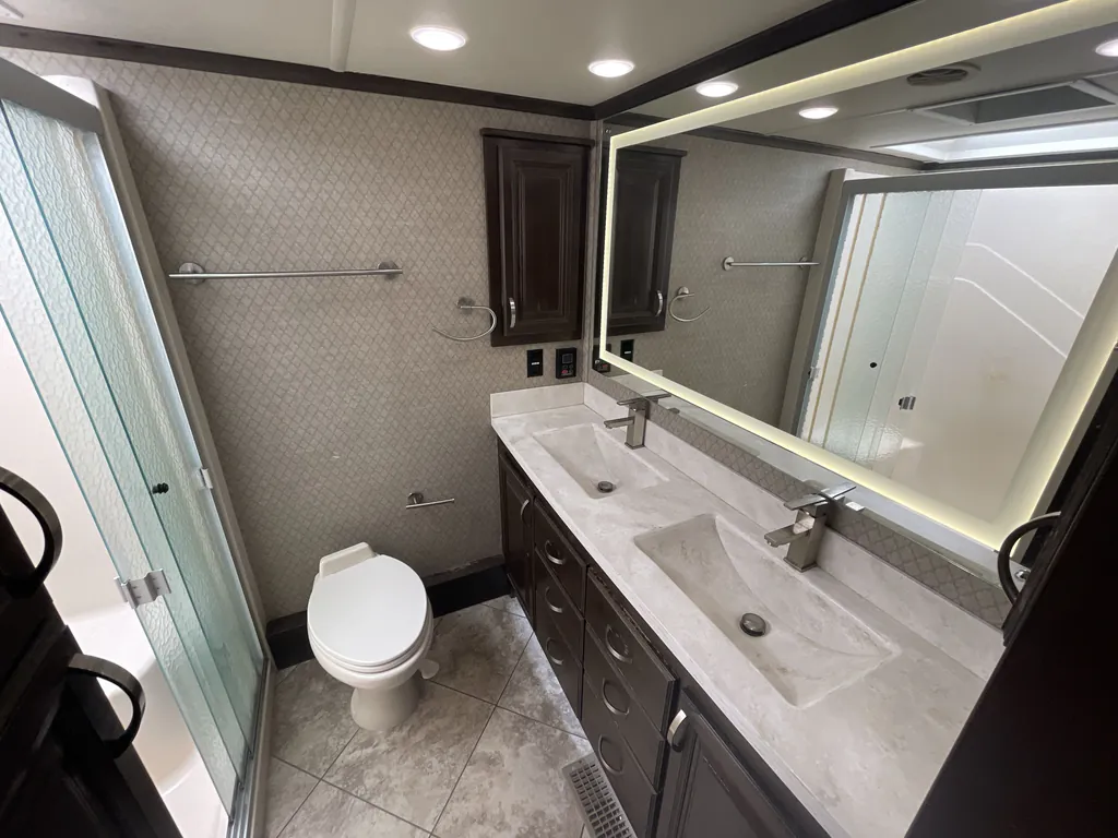 2017 Forest River Riverstone 38RE, Photos photo 18