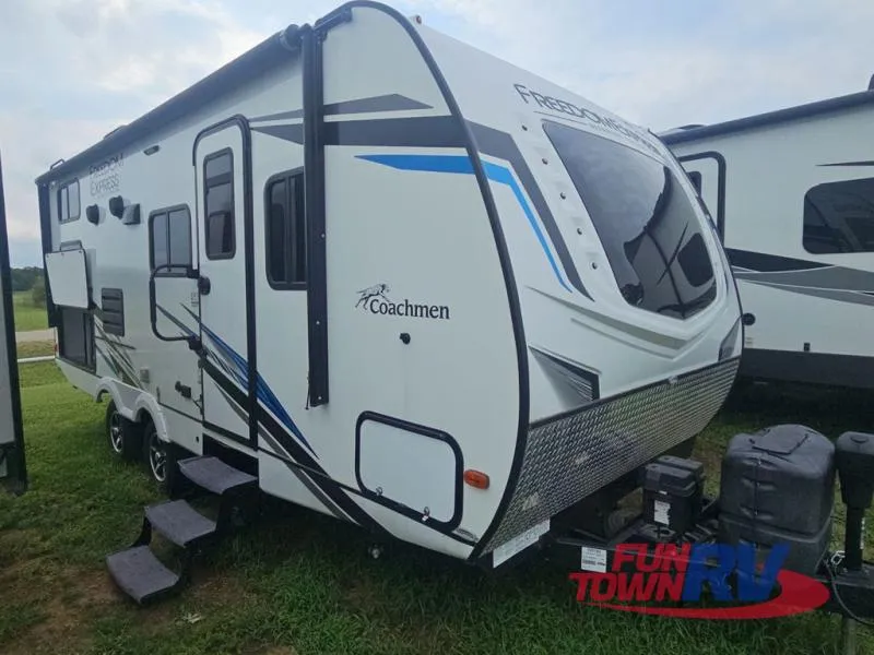 2022 Coachmen Freedom Express Ultra Lite 238BHS - Photo 2