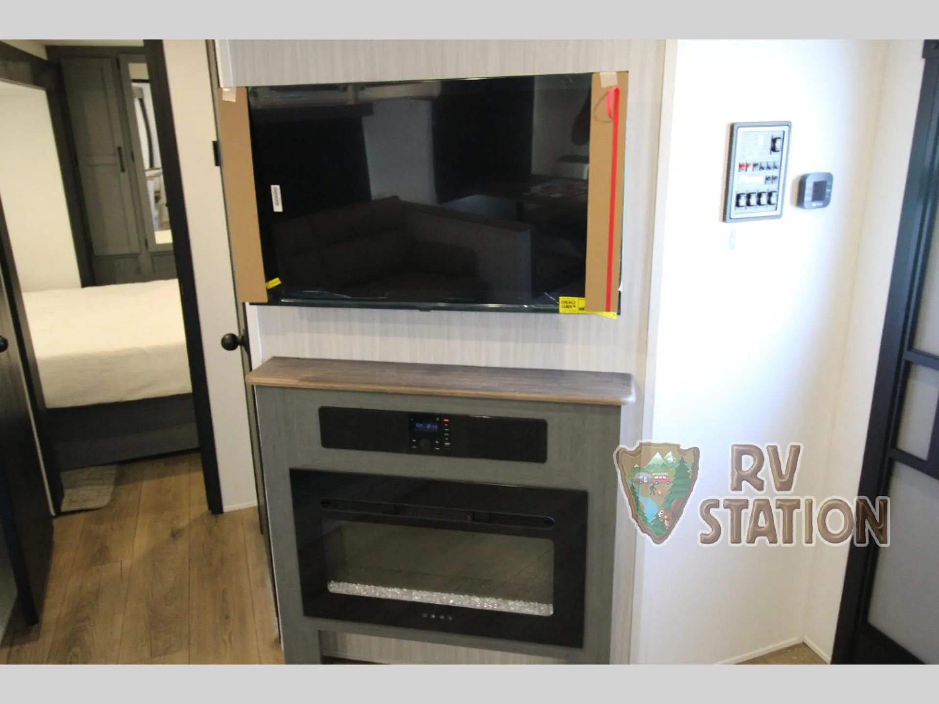 2027 Forest River Puma 32BHFS — Photo 5