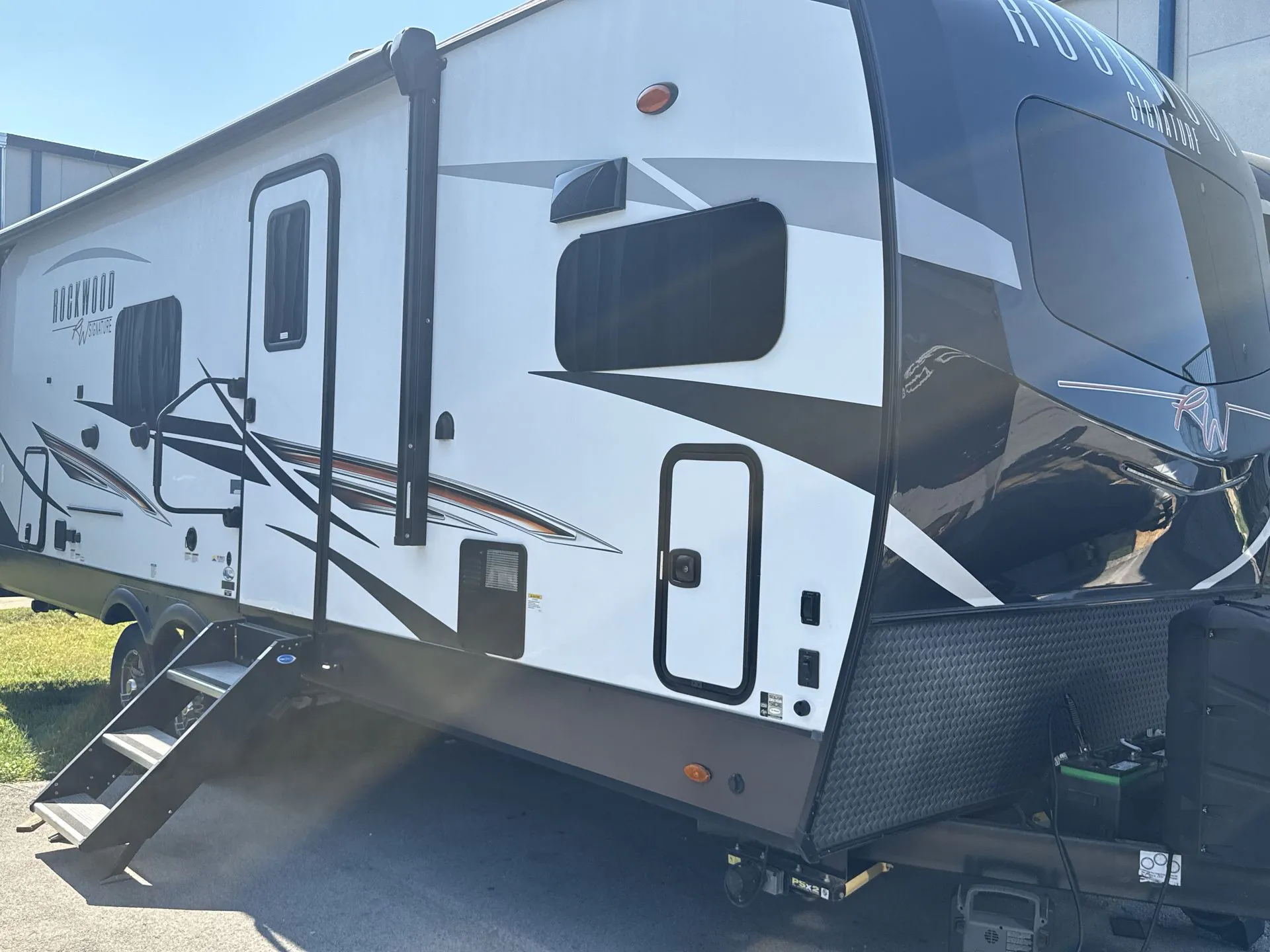 2022 Forest River Rockwood Signature Ultra Lite 8263MBR - Photo 2