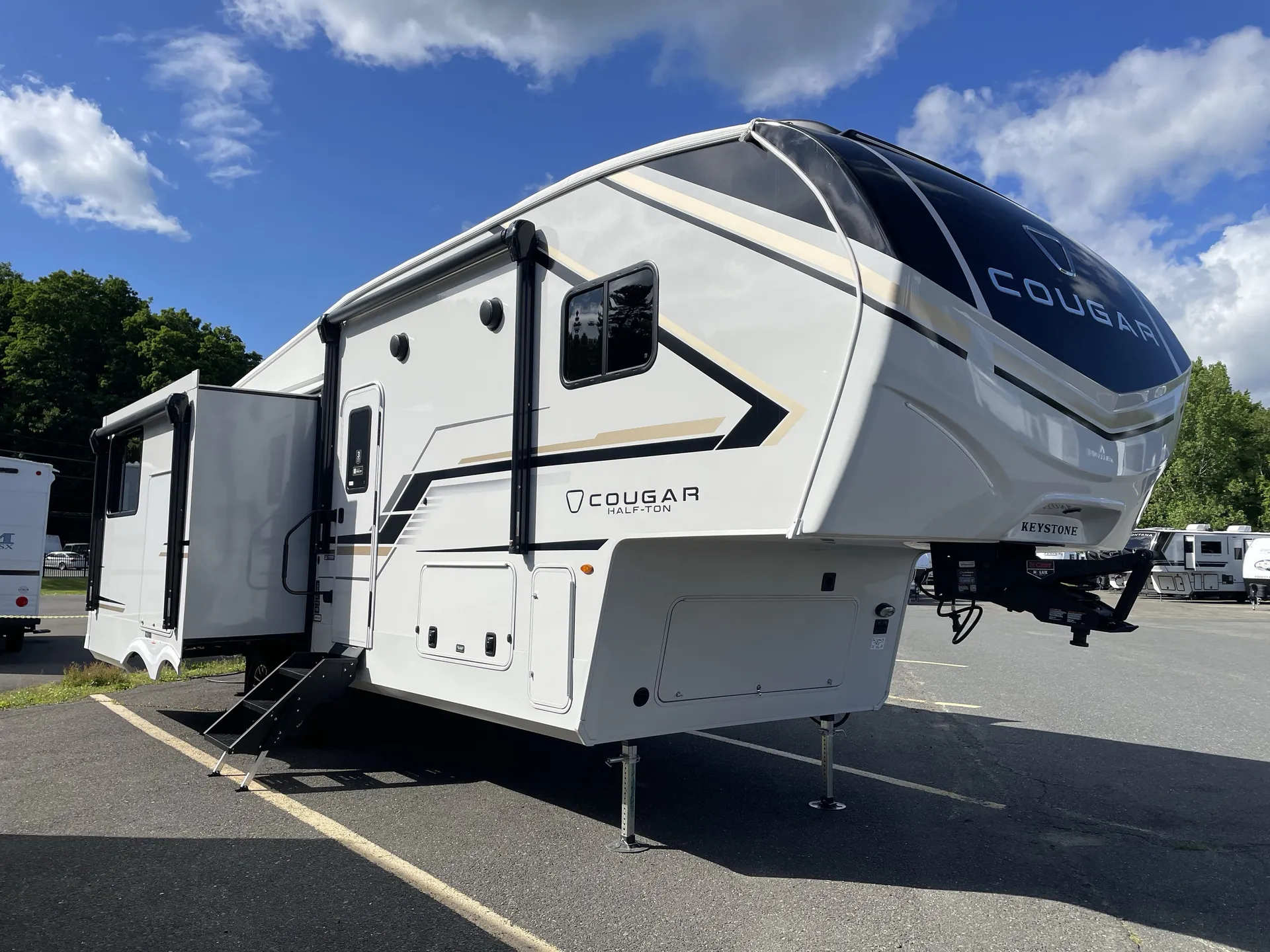 2026 Keystone Cougar Half-Ton 26RKE - Photo 2