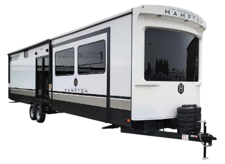 CrossRoads Hampton 370FDL exterior