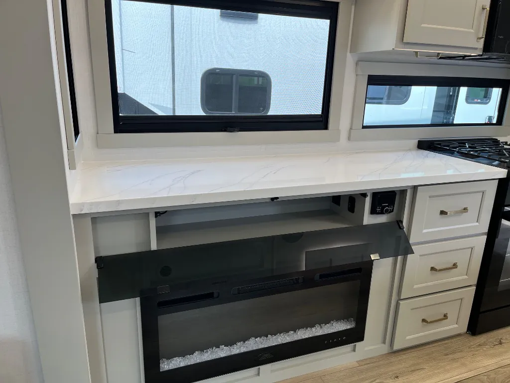 2026 Brinkley Model G 4100, Photos photo 19