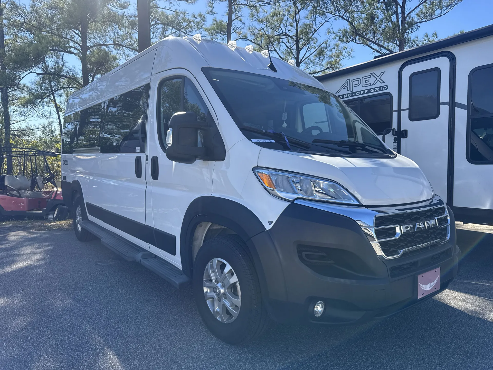 2024 Thor Motor Coach Dazzle 2JB - Photo 2