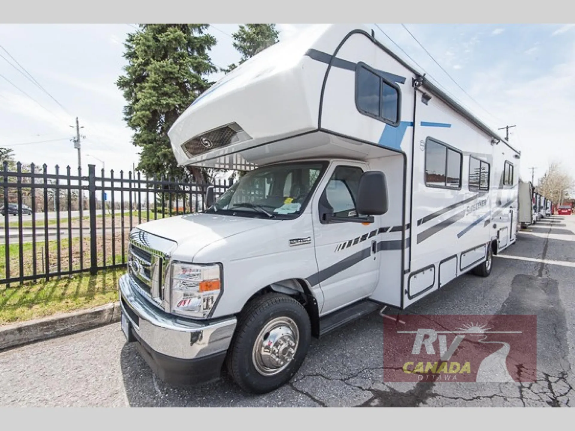 2025 Forest River Sunseeker LE 2850SLE - Photo 4