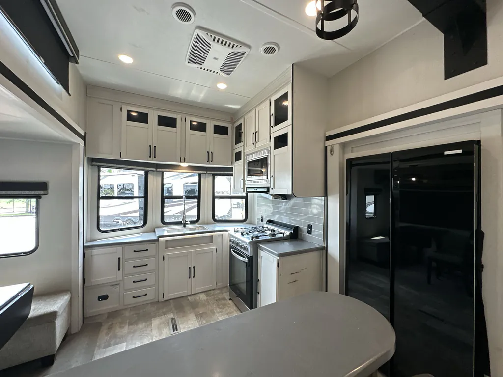 2025 Forest River Puma Vista 403LFT, Photos photo 8