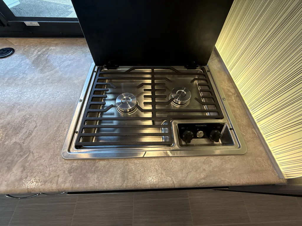 2022 Thor Motor Coach Tiburon 24FB, Photos photo 17
