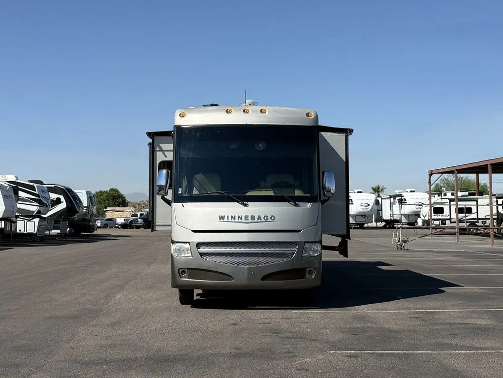 2015 Winnebago Adventurer 38Q - Photo 4