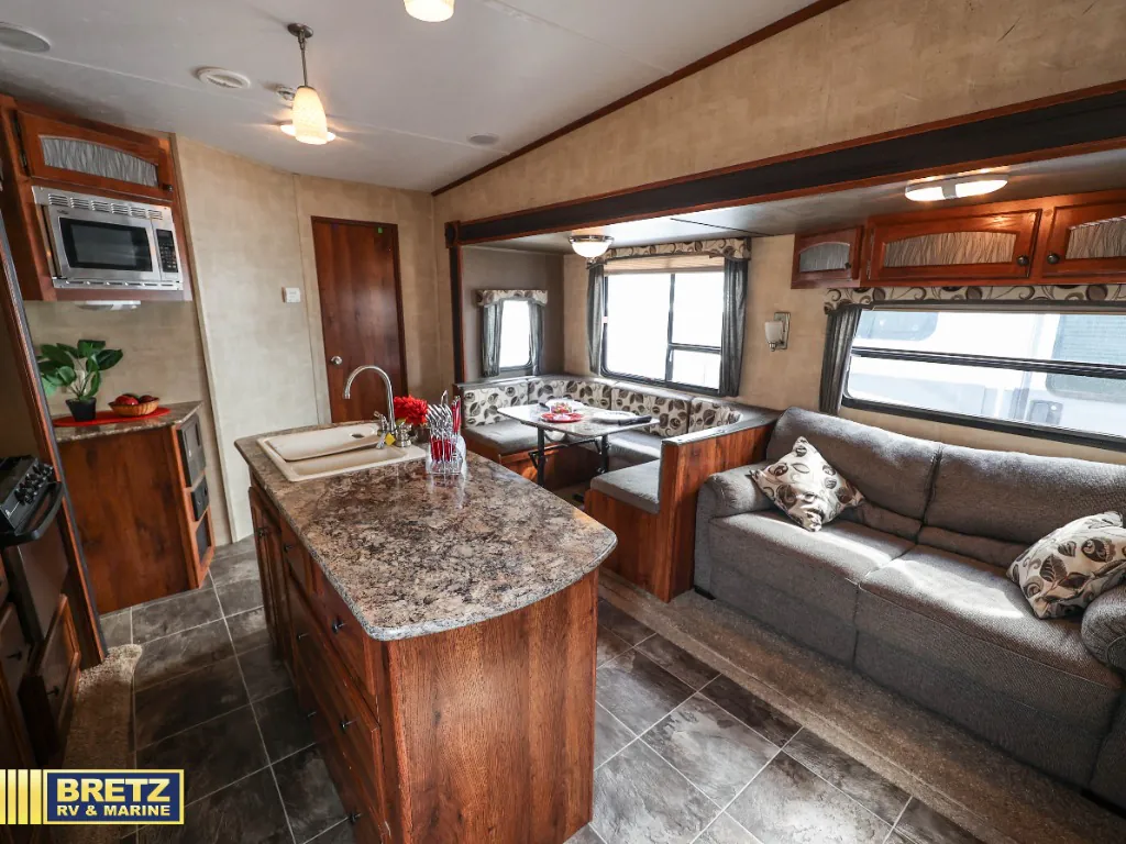2015 Keystone RV Hideout 298BHDS - Photo 4
