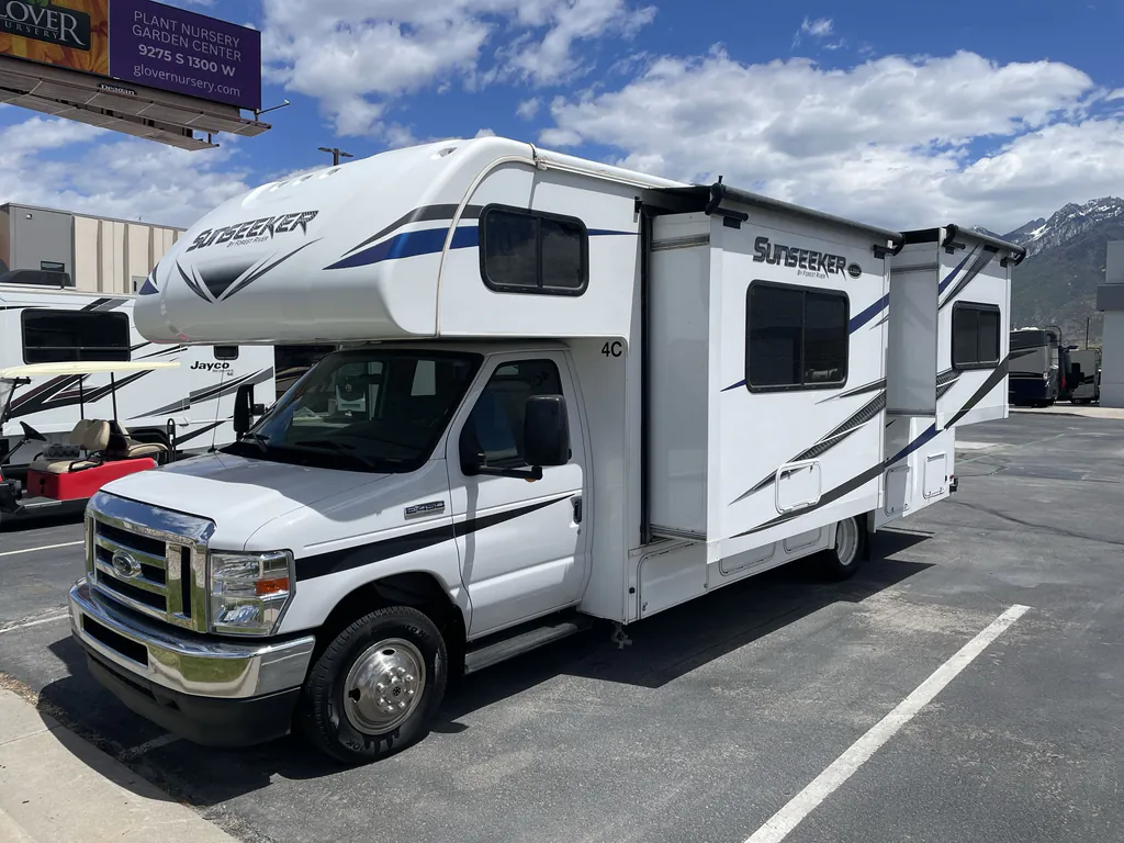 2021 Forest River Sunseeker 2440DS, Photos photo 5