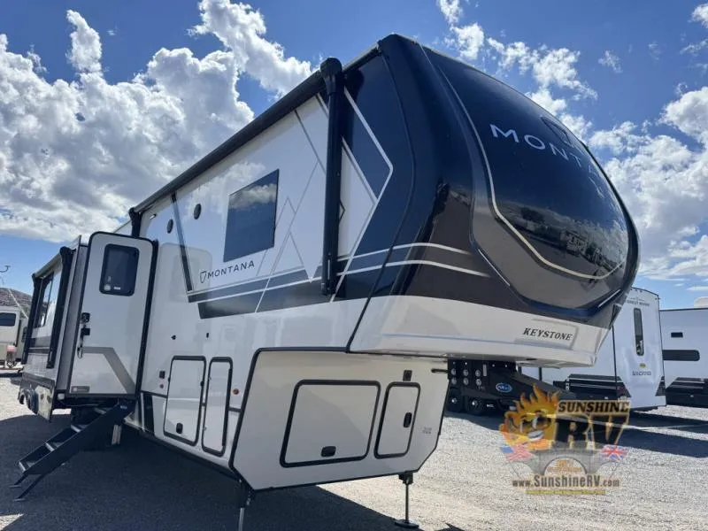 2026 Keystone Montana 3915TB - Photo 2