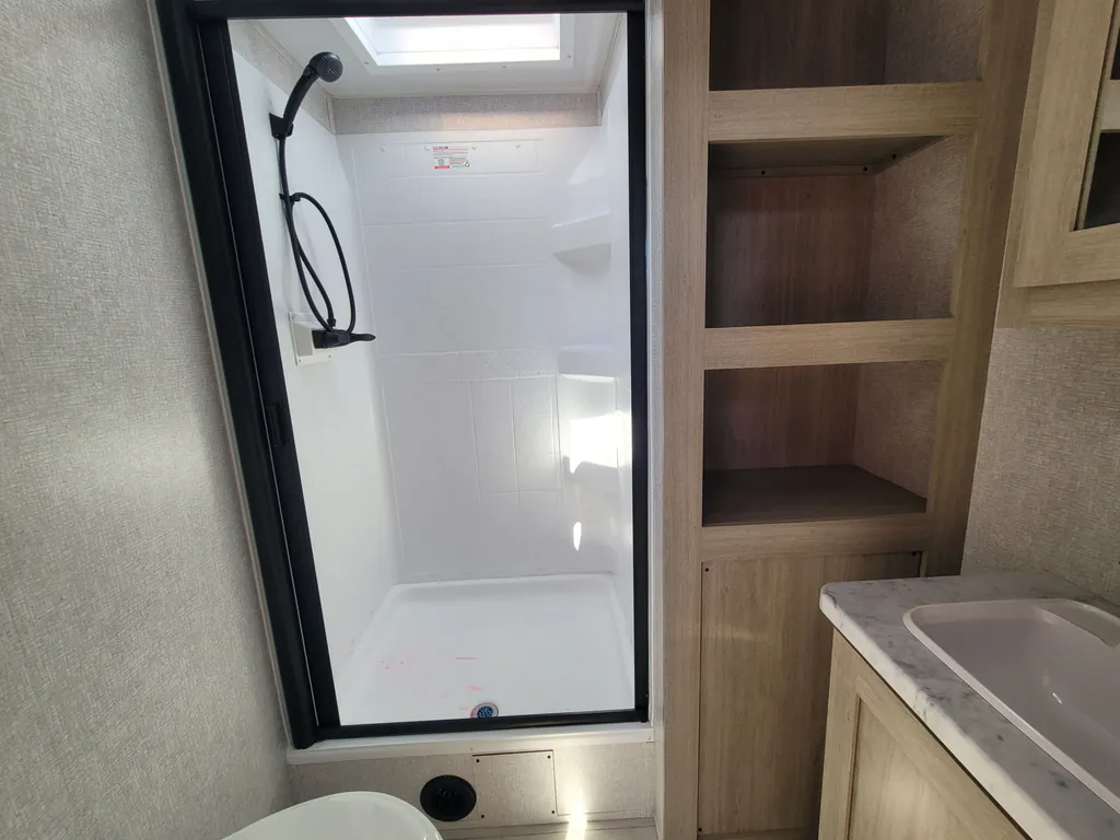 2026 East to West Della Terra 272RL, Photos photo 32