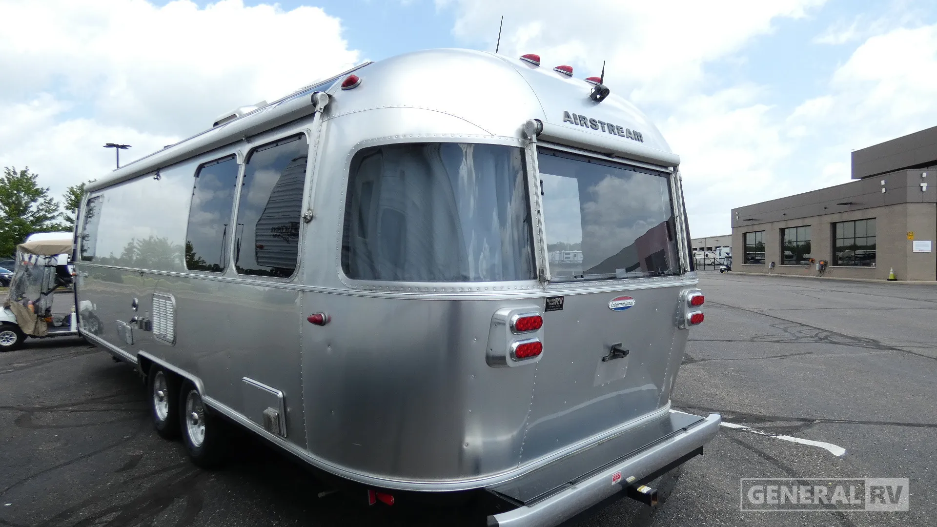 2019 Airstream International 27FB - Photo 4