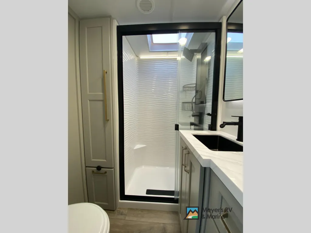 2026 Brinkley Model G 3950, Photos photo 27