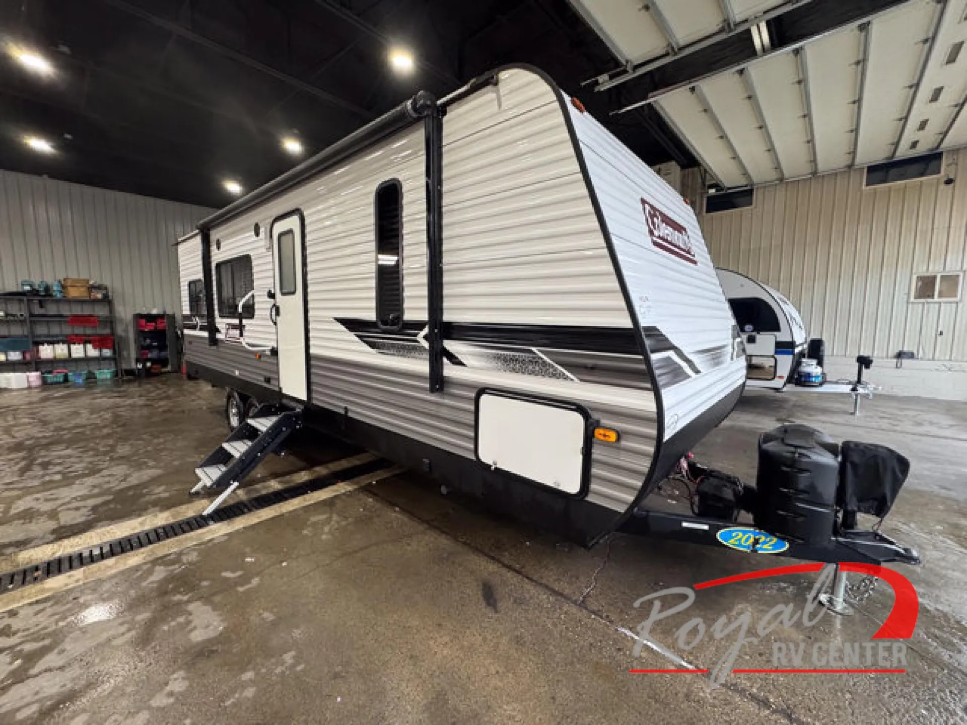2022 Dutchmen Coleman Lantern 251TQ