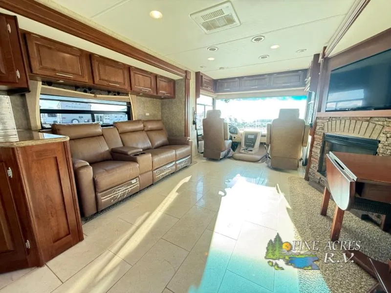 2015 Forest River RV Georgetown XL Used    378TSF GAS (Only 21,134 KM) - Photo 3