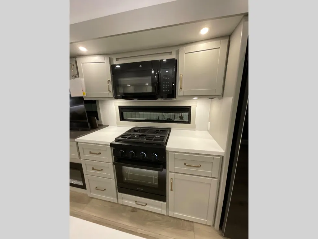 2026 Brinkley Model Z 3515, Photos photo 11