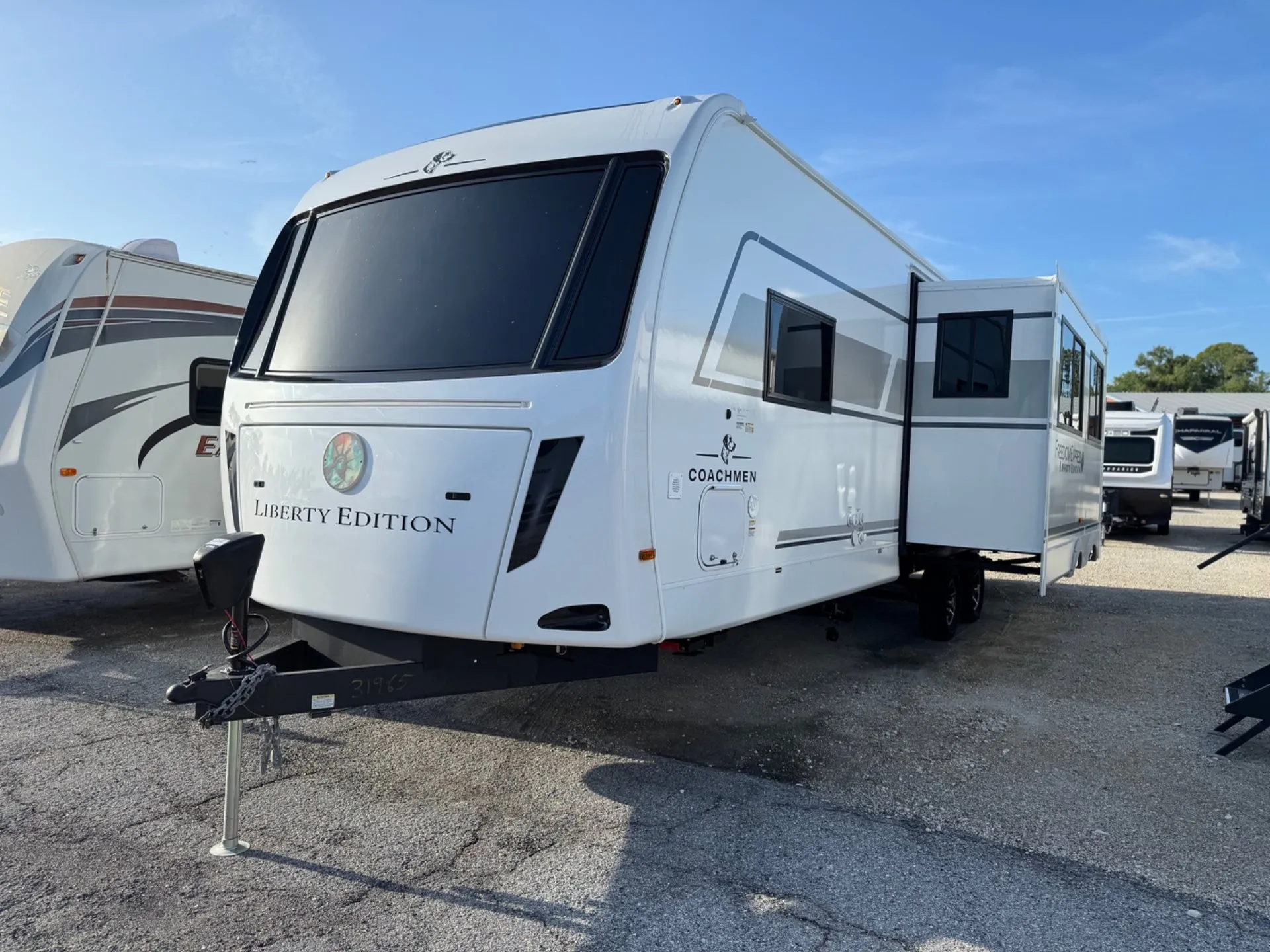 2026 Coachmen Freedom Express Ultra Lite 330BHDS - Photo 2