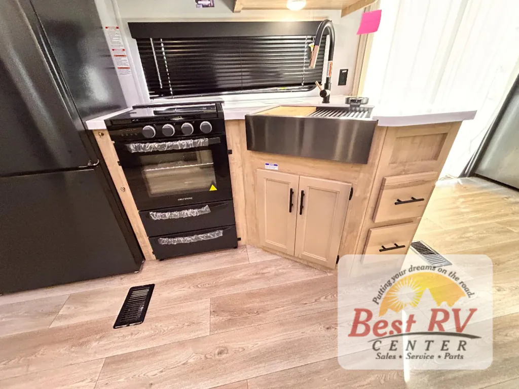 2027 Forest River Cherokee Timberwolf 39DC, Photos photo 25