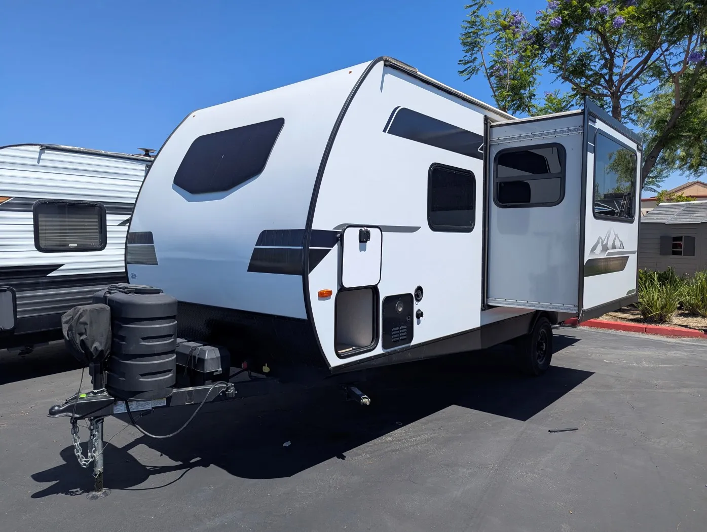 2024 Forest River Surveyor Legend 19SSLE - Photo 3