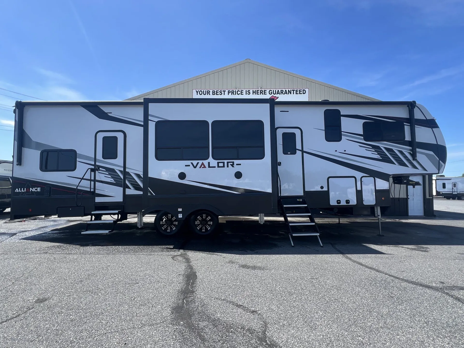 2021 Alliance RV Valor 36V11 - Photo 2