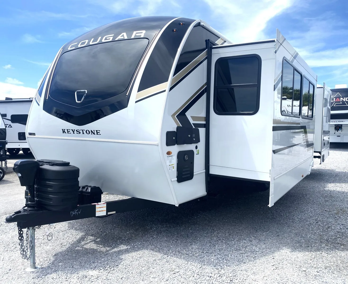 2026 Keystone RV Cougar Half-Ton 25FKD - Photo 3