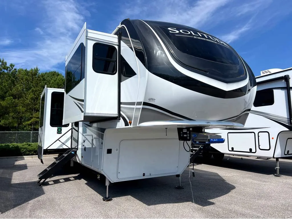 2025 Grand Design Solitude 382WB - Photo 2