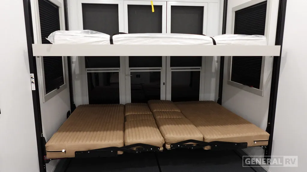 2026 Brinkley Model G 4000, Photos photo 35
