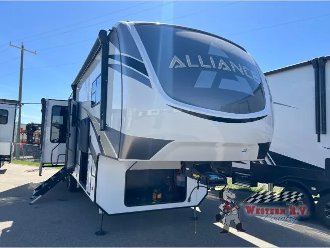 2021 Alliance RV Paradigm 310RL - Photo 3