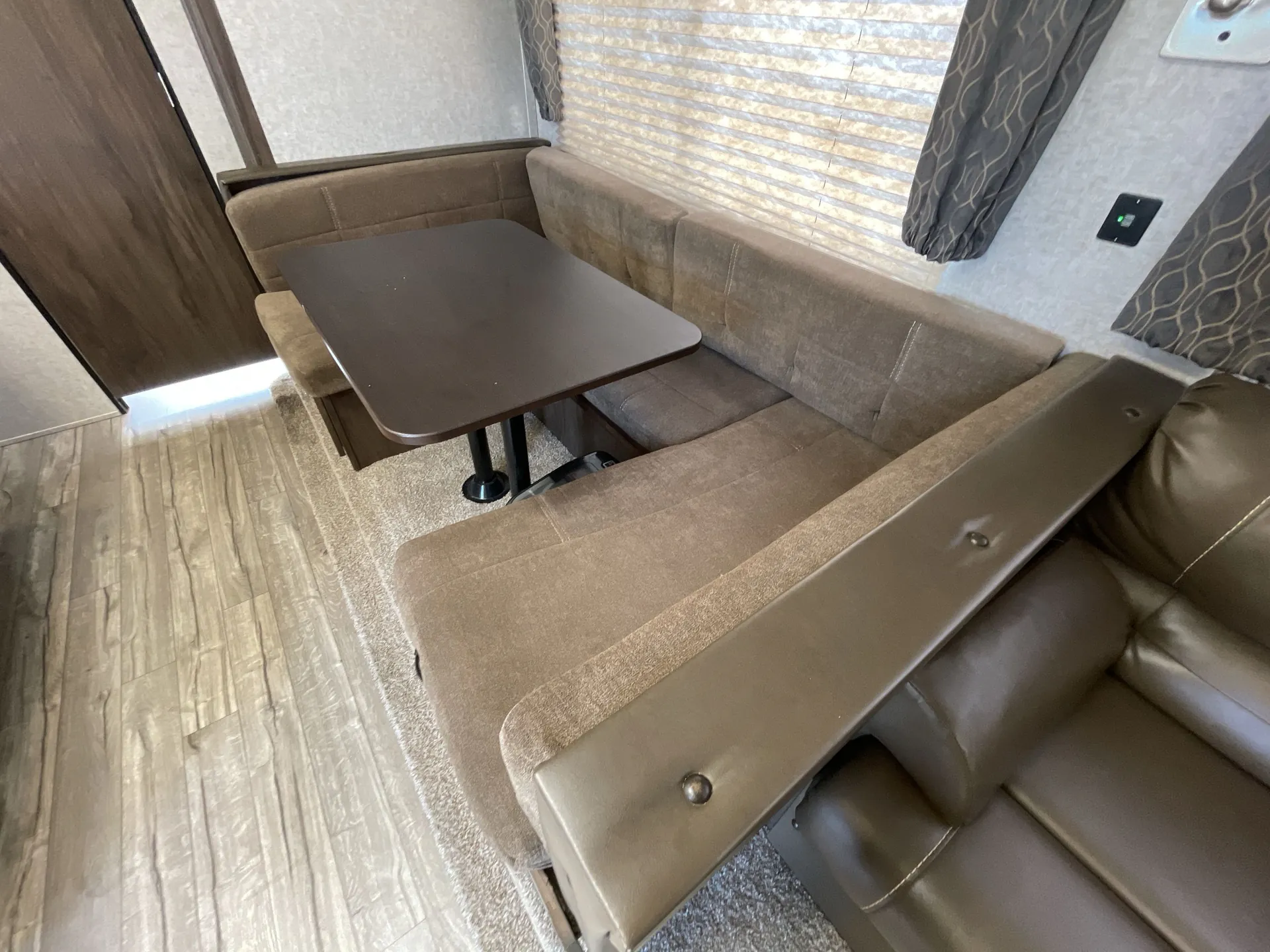 2019 Forest River Cherokee 304BH — fireplace