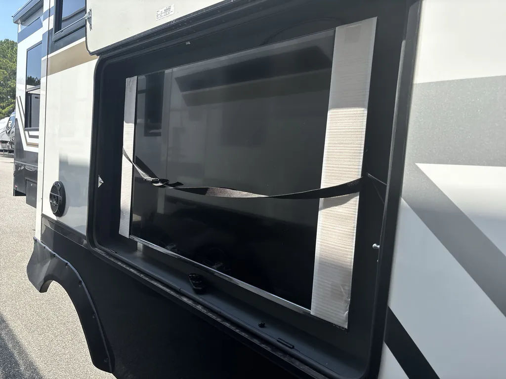 2025 Keystone Raptor 415, Photos photo 7
