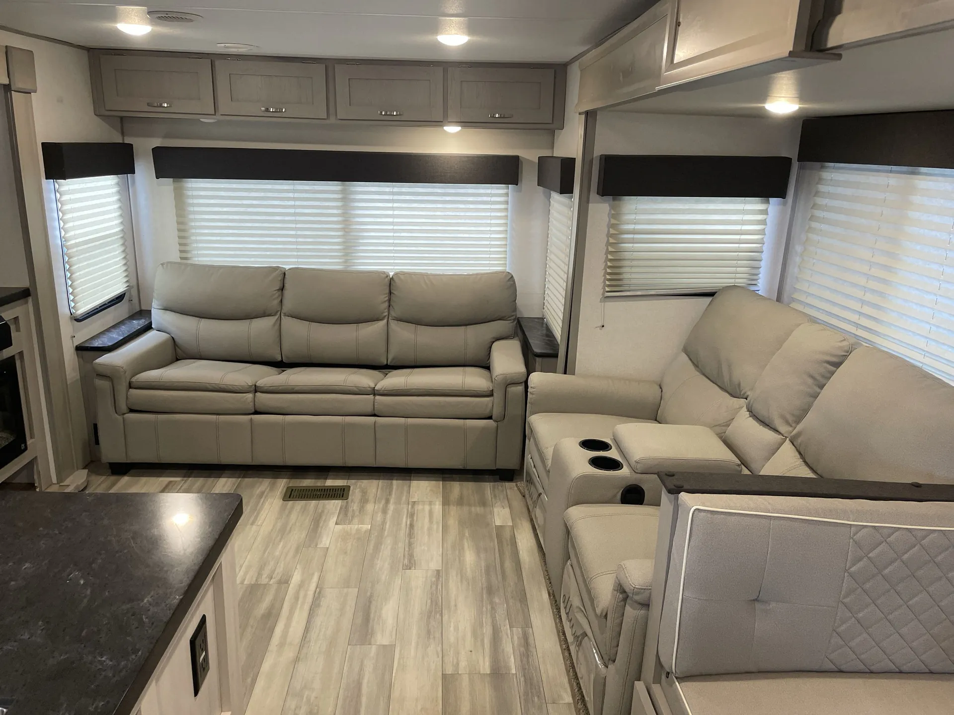 2023 Prime Time Tracer 29RLS — living area main