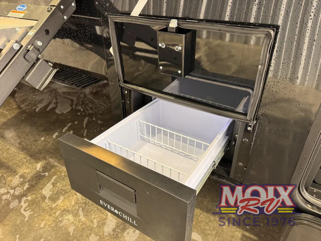 2026 Brinkley Model G 4100, Photos photo 9