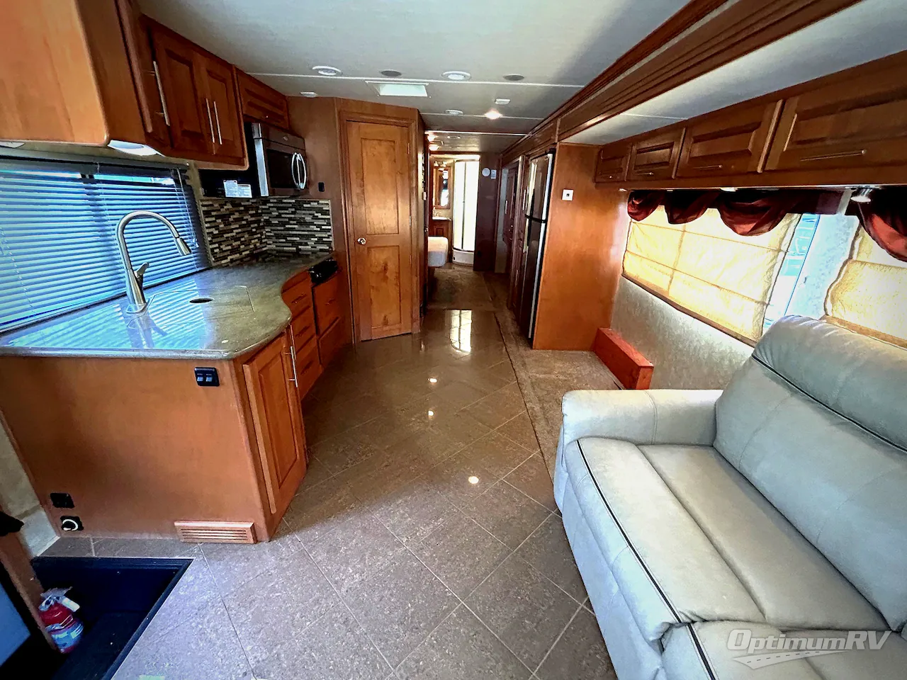 2013 Coachmen Encounter 37FW dealer photo 3 from Optimum RV