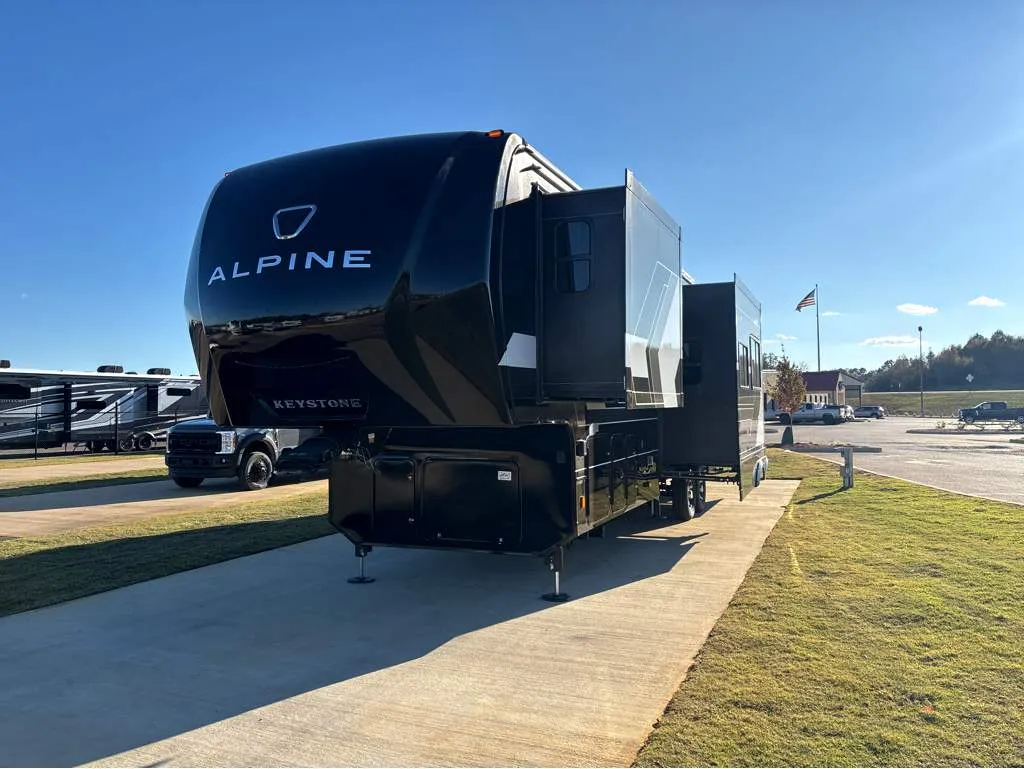 2026 Keystone Alpine Avalanche Edition 366LS - Photo 3