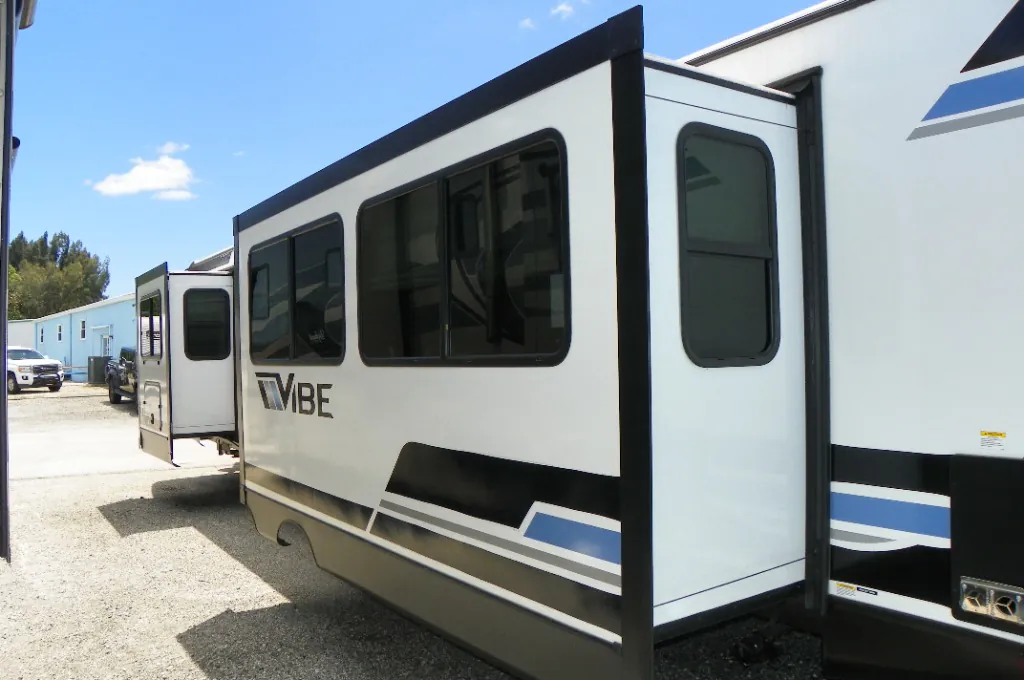2024 Forest River Vibe 34XL - Photo 4
