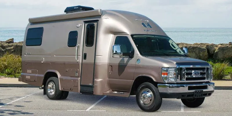 Coach House Platinum 221XL FSD exterior