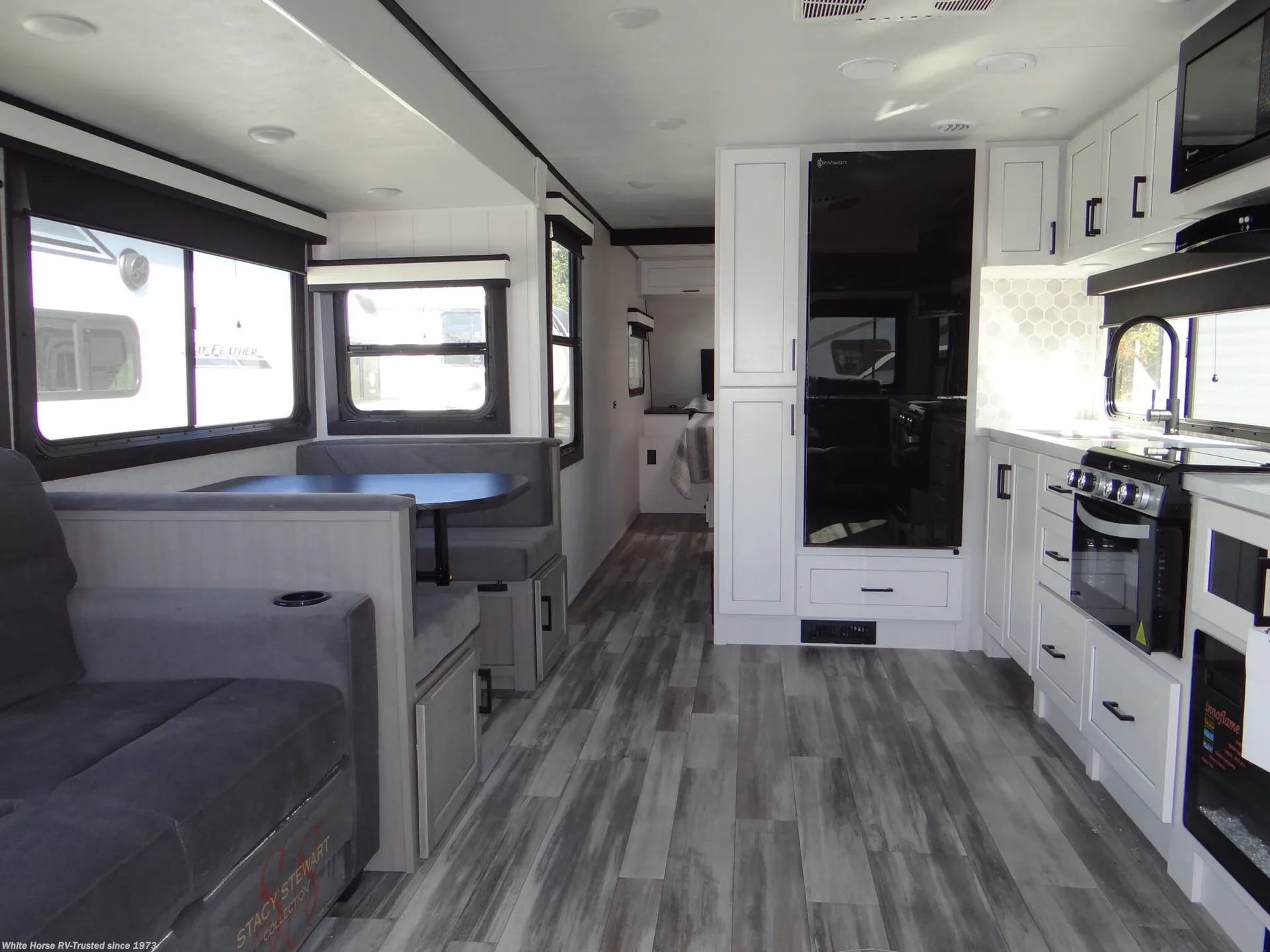 2025 Jayco Jay Feather 29RL - Photo 4