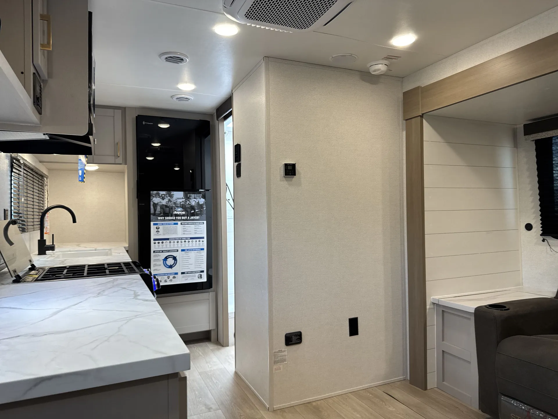 2027 Jayco Jay Flight 200MKSW — wide interior living