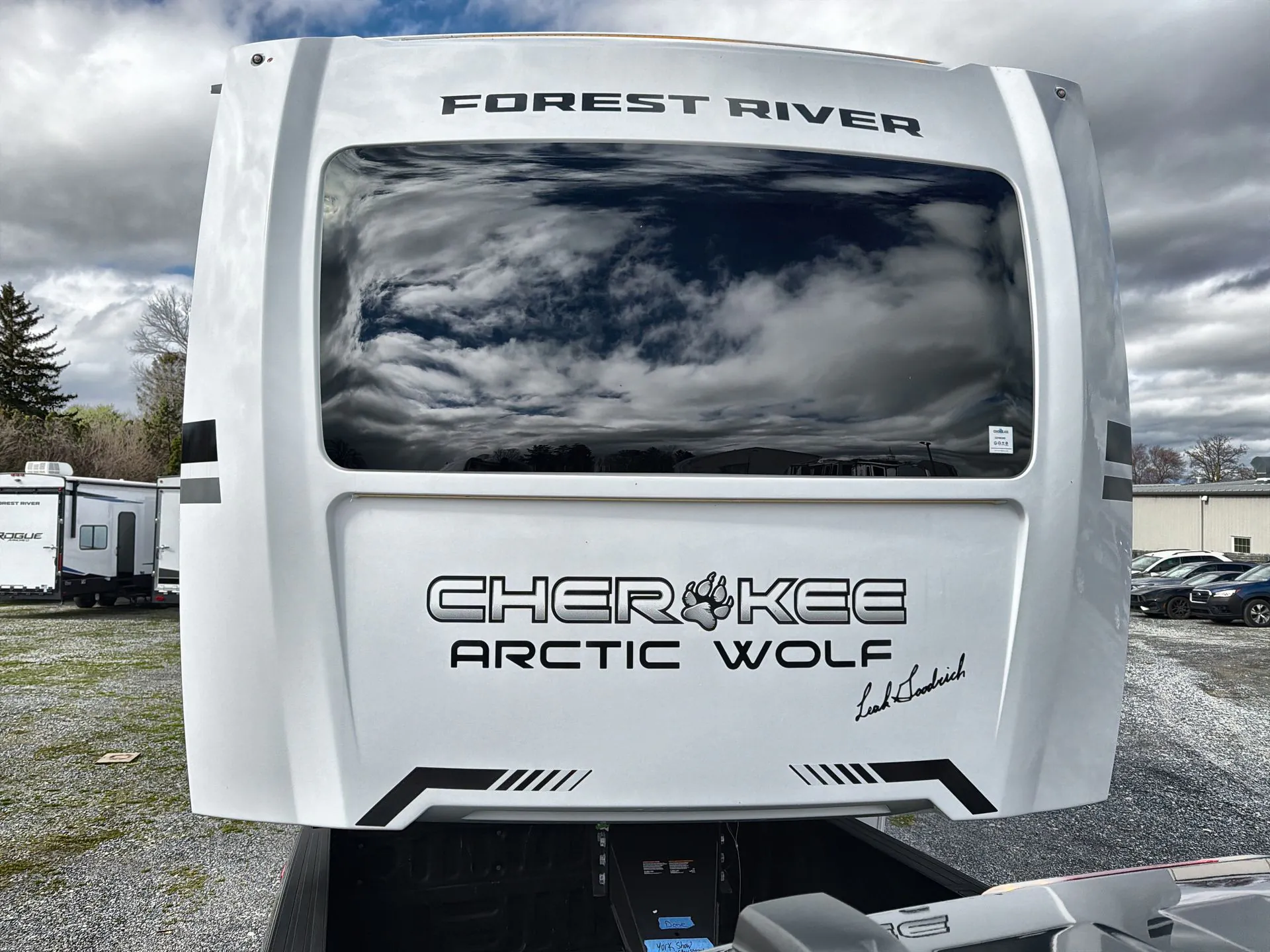 2026 Forest River Cherokee Arctic Wolf 38LEAHG - Photo 4