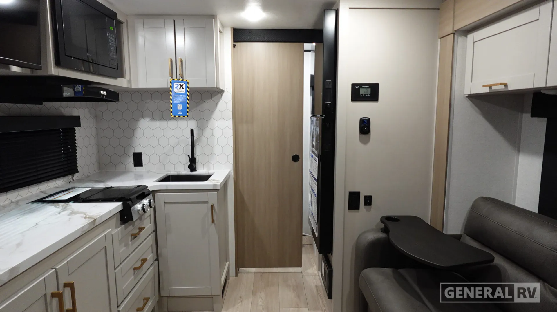 2026 Jayco Jay Feather Air 16RB - Photo 3