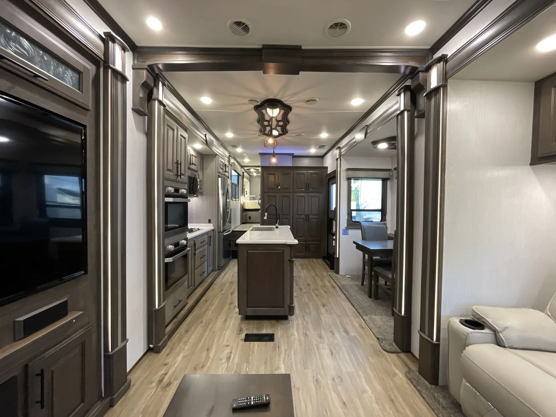2021 Heartland Landmark LM Daytona — living area main