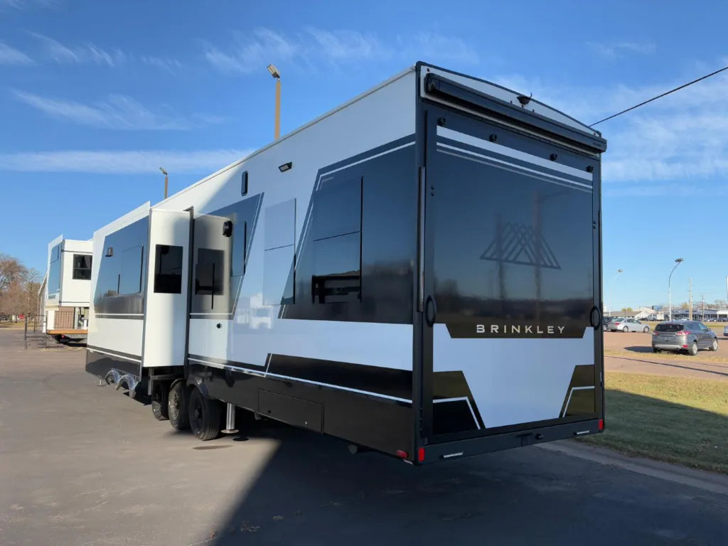 2026 Brinkley Model G 4100, Photos photo 6