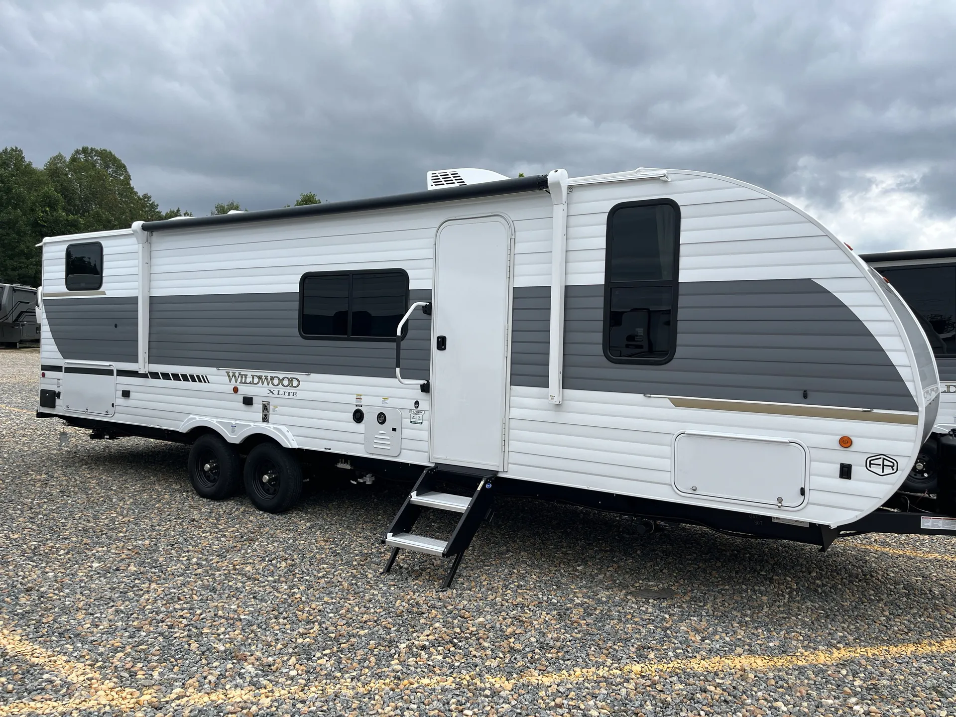 2027 Forest River Wildwood X-Lite 273QBXL — campside
