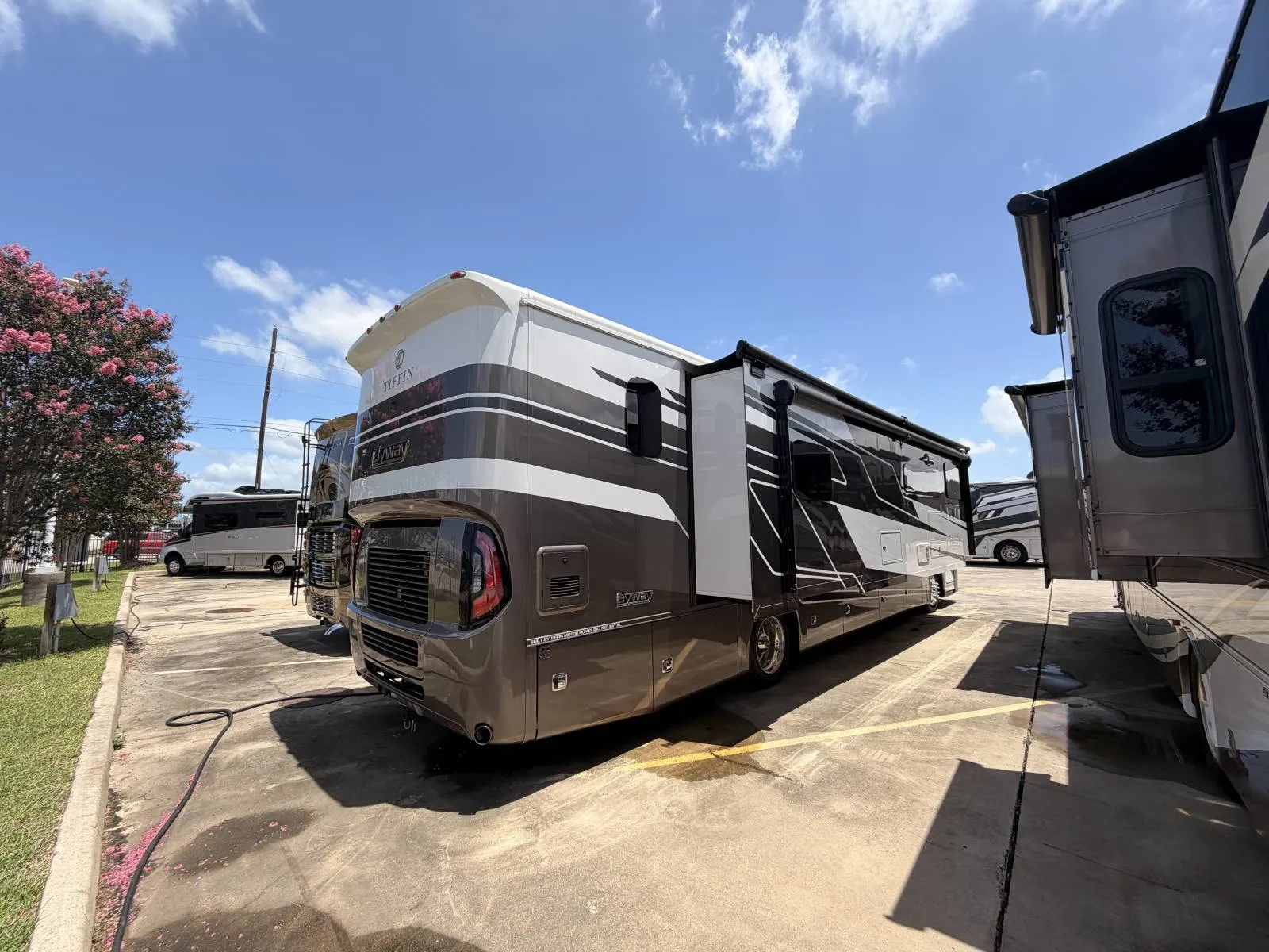 2025 Tiffin Byway 38 CL - Photo 4