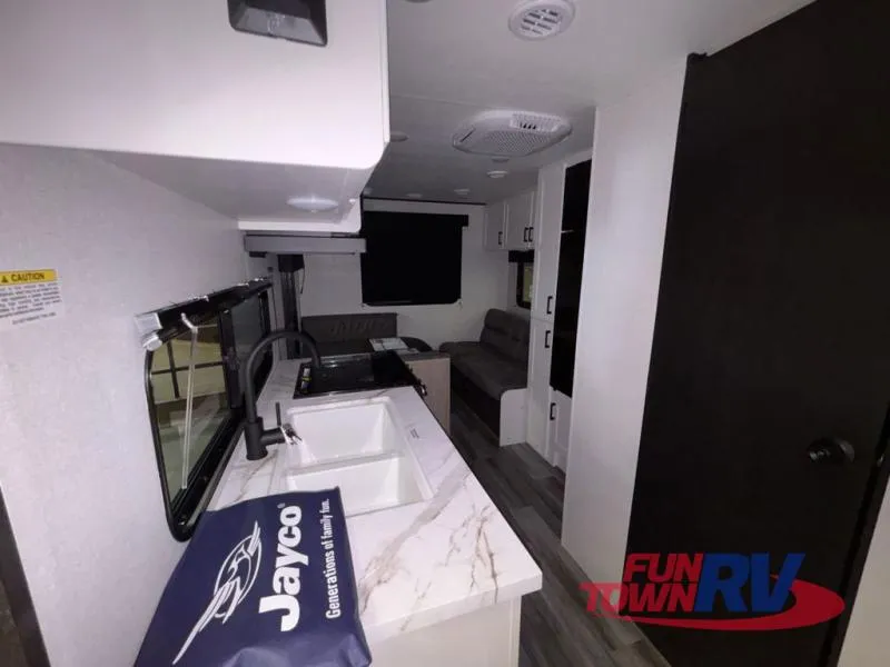 2026 Jayco Jay Flight SLX 210QB - Photo 3