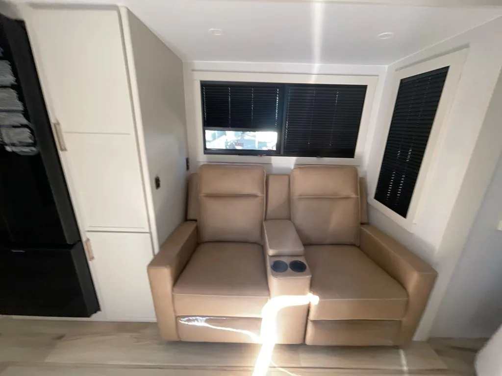 2026 Brinkley Model I 235, Photos photo 5