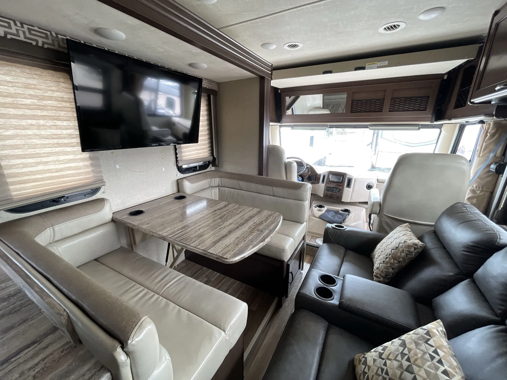 2018 Thor Motor Coach A.C.E 27.2 - Photo 3